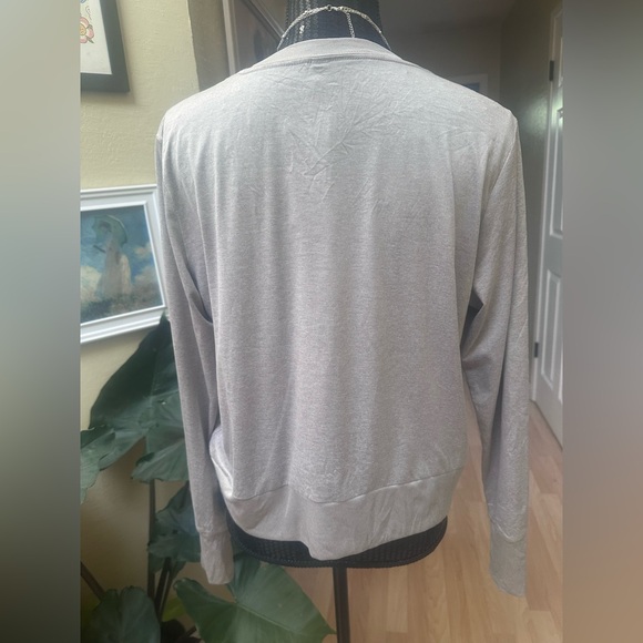 Vuori Daydream Crew Heather Grey NWT Size L - Picture 3 of 4